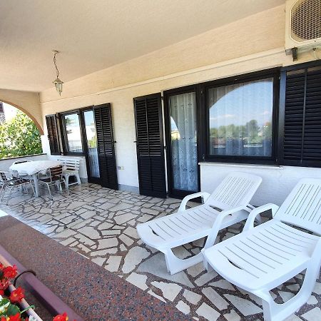 Apartmani Malinska Bagian luar foto