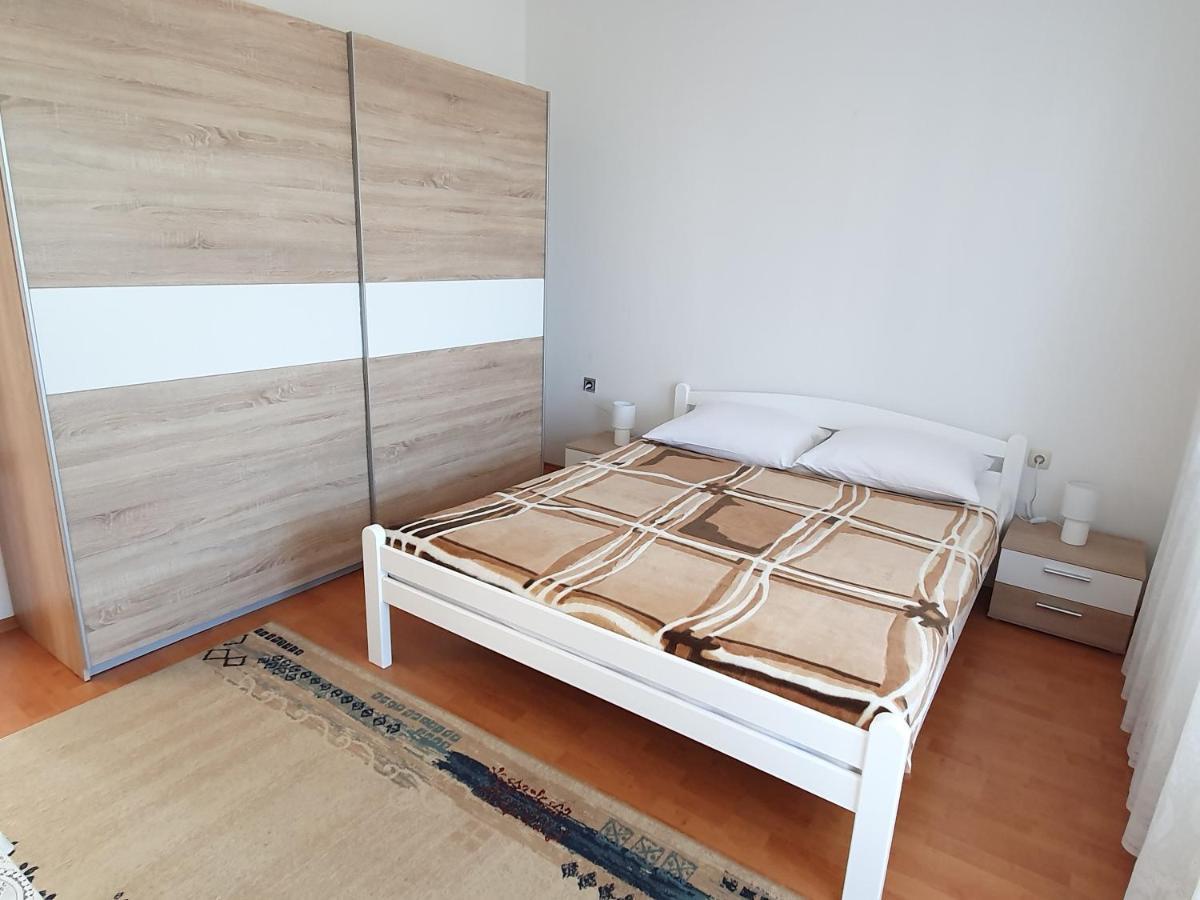 Apartmani Malinska Bagian luar foto