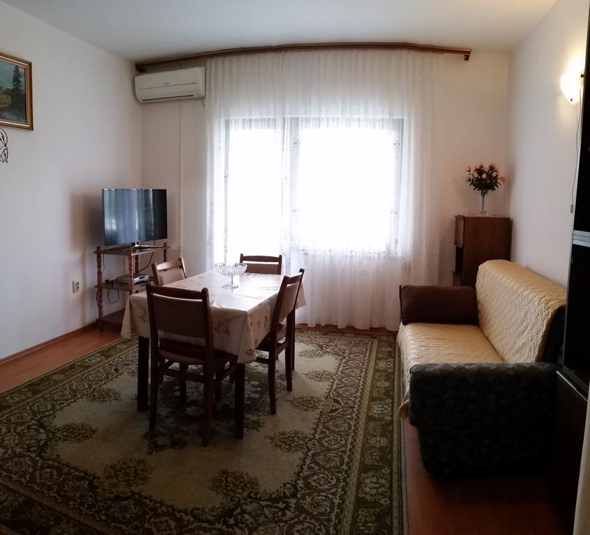 Apartmani Malinska Bagian luar foto